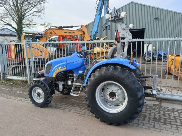 New Holland Boomer 3045